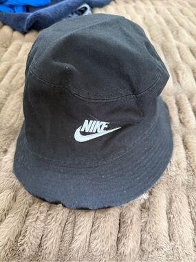 Nike Black Bucket Hat with White Swoosh Embroidery